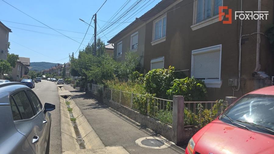 Casă individuală cu 6 camere cu Canalizare în Orșova