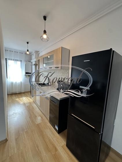 Apartament cu 3 camere semidecomandat, mobilat în Semicentral