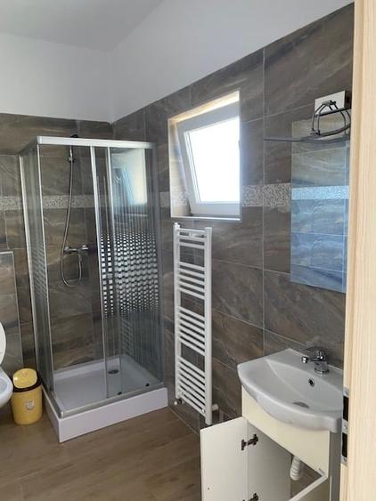 Duplex cu 4 camere cu Canalizare în Dumbrăvița