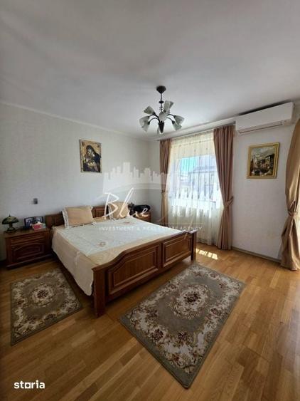 Casă cu 6 camere cu Teren 1642 Mp în Central