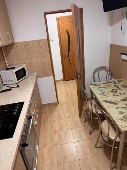 Apartament cu 2 camere decomandat în Nicolina