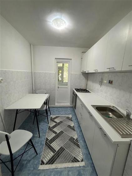 Apartament cu 2 camere decomandat, mobilat în Micro 16