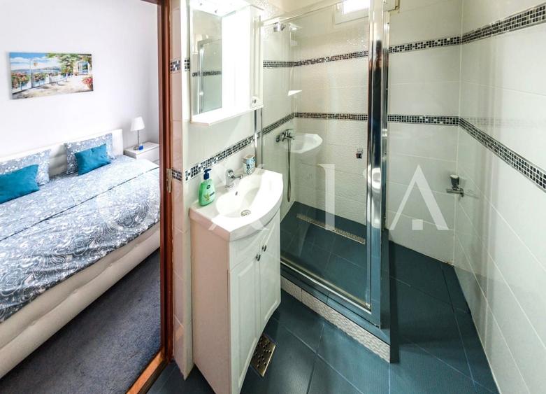 Apartament cu 2 camere semidecomandat, mobilat în P-ța Unirii