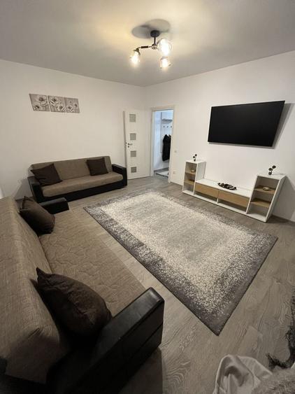Apartament cu 2 camere decomandat în Roșu