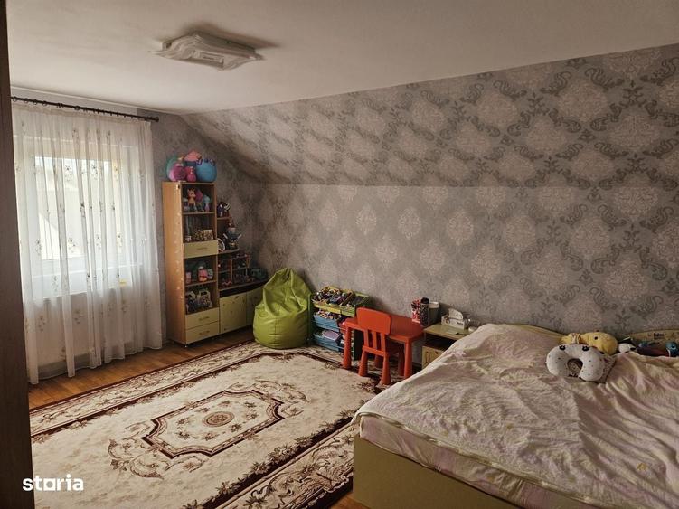 Casă cu 4 camere în Micești