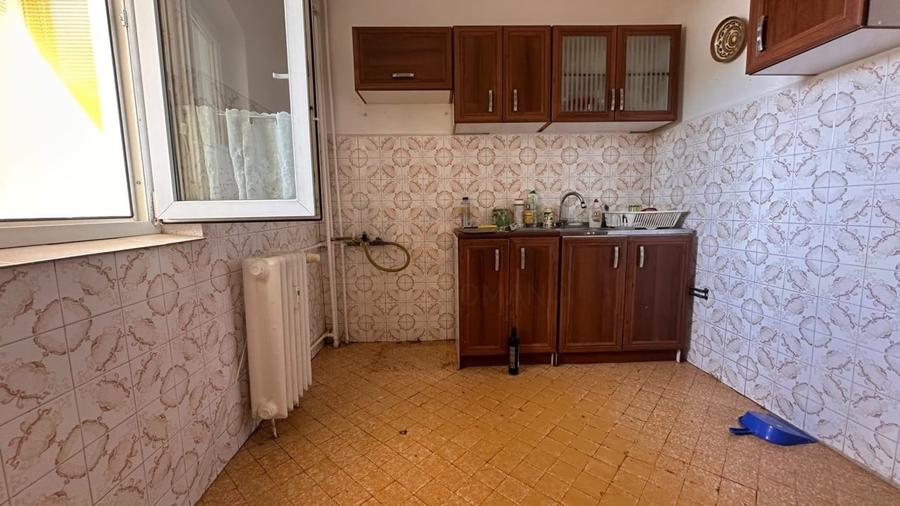 Apartament cu 3 camere decomandat în Băneasa