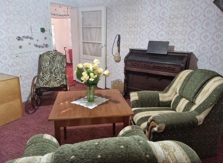 Casă cu 3 camere în Iratoșu