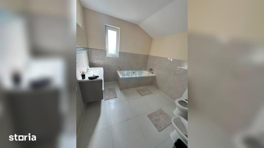 Casă cu 4 camere cu Teren 460 Mp în Dezmir