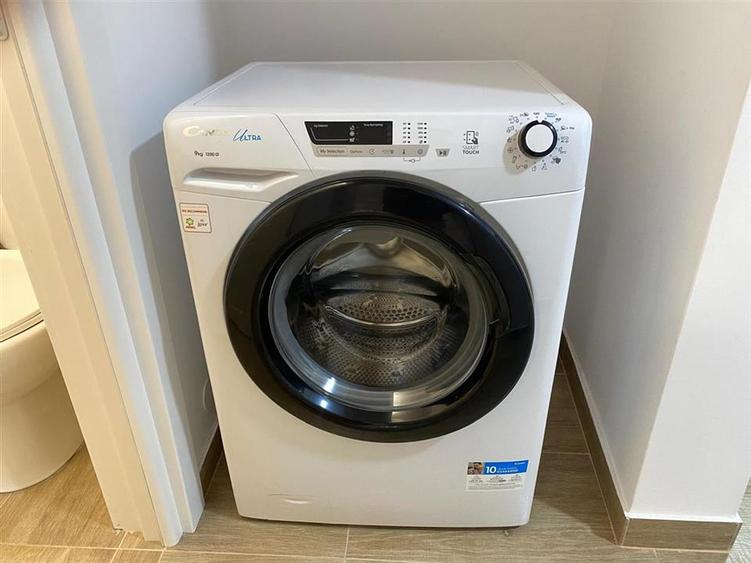 Apartament cu 2 camere decomandat în Podul de Fier