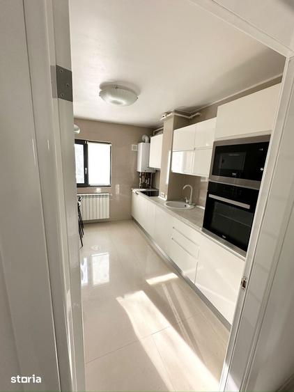 Apartament cu 3 camere semidecomandat în Drumul Taberei