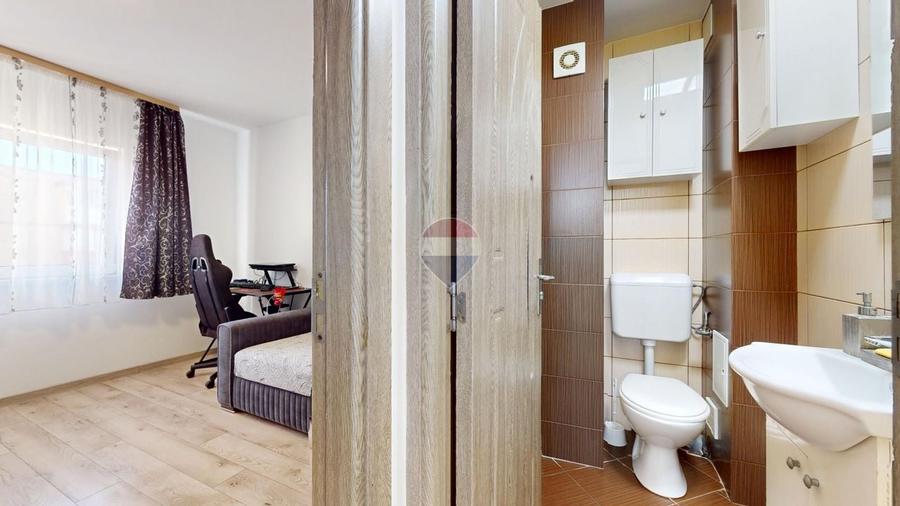 Apartament cu 3 camere decomandat, mobilat în Bartolomeu