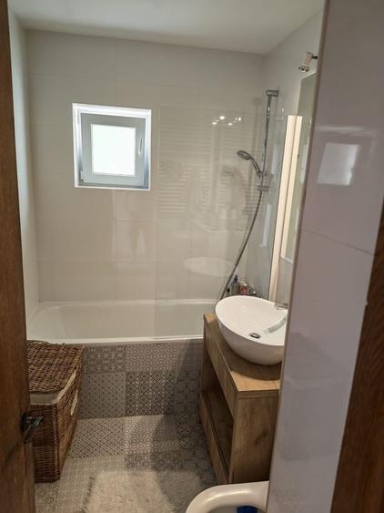 Apartament cu 3 camere decomandat în Tătărași