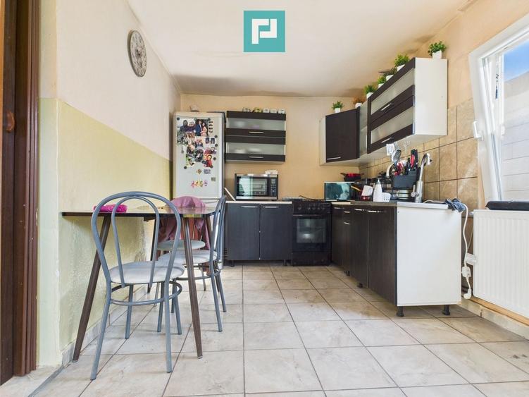 Casă individuală cu 6 camere cu Canalizare în Urseni