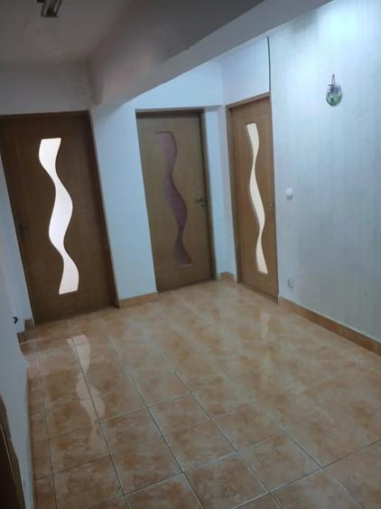 Apartament cu 3 camere decomandat în Fizeșu Gherlii
