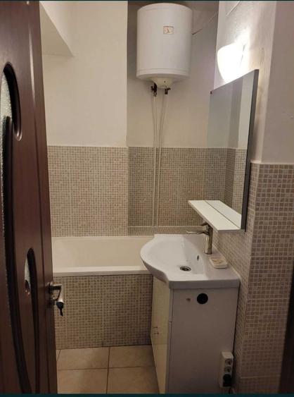 Garsonieră decomandată în Central
