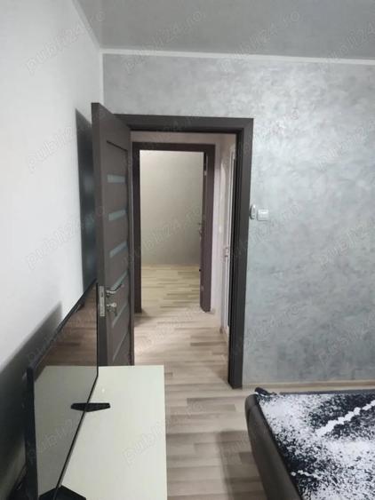 Apartament cu 3 camere semidecomandat în Micro 17