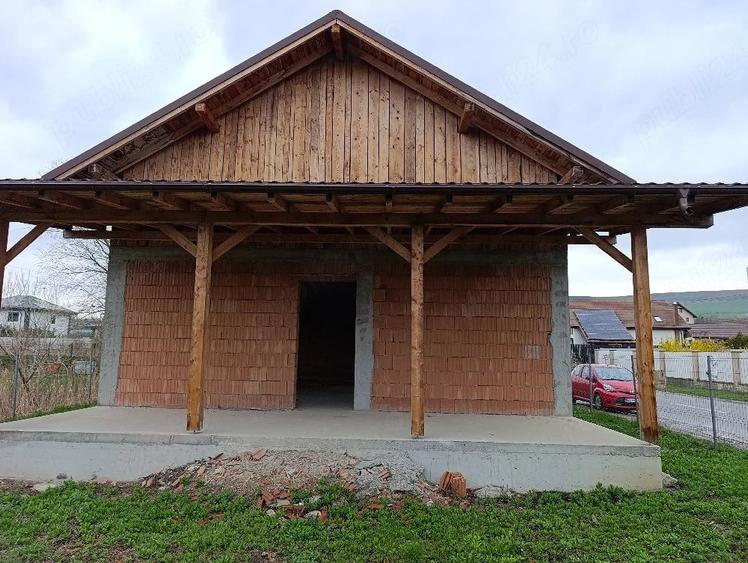 Casă cu Teren 700 Mp în Ciritei