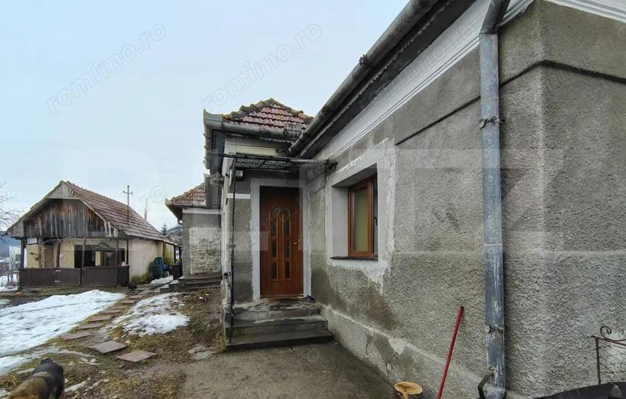 Proprietate cu 2 case, una fiind tradi?ionala, Dezmir - 1