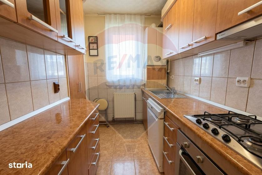Apartament cu 3 camere decomandat în Central