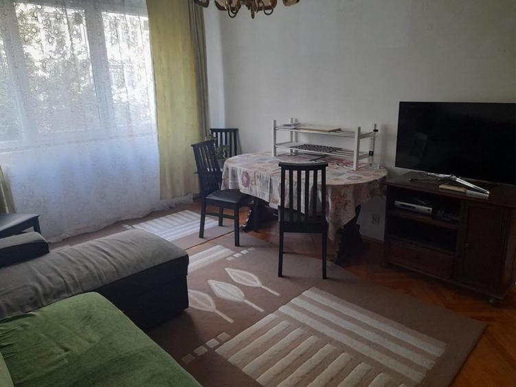 Apartament cu 3 camere semidecomandat în Drumul Taberei