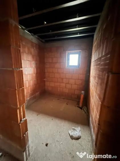 Casă cu 3 camere cu Teren 450 Mp în Satu Nou de Jos