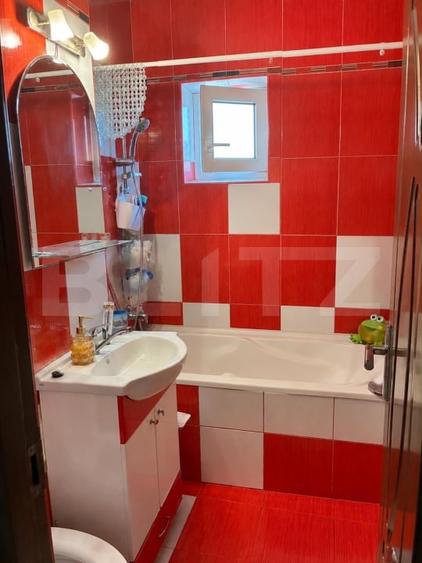 Apartament cu 2 camere semidecomandat, mobilat în Mihai Eminescu