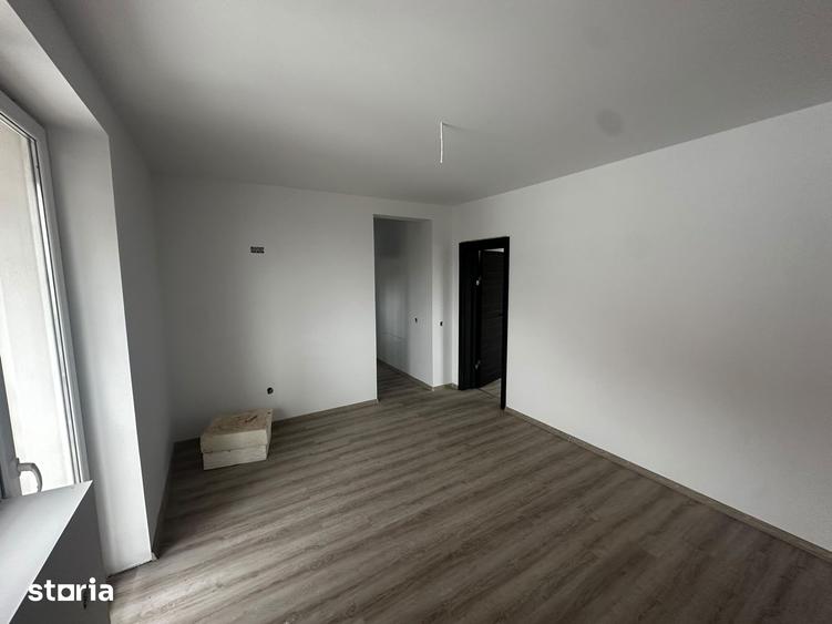 Casă cu 5 camere cu Teren 250 Mp în Central