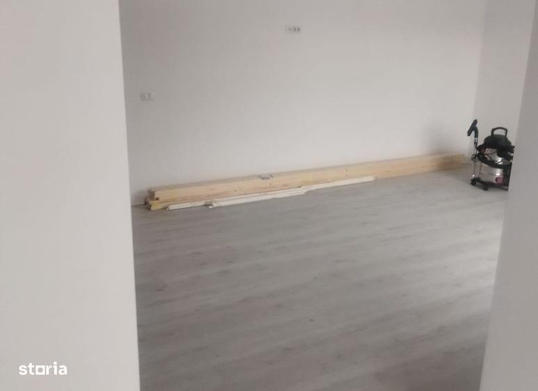 Casă cu 4 camere în Valea Adâncă