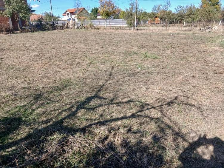 Teren de 600 mp, în Ianova