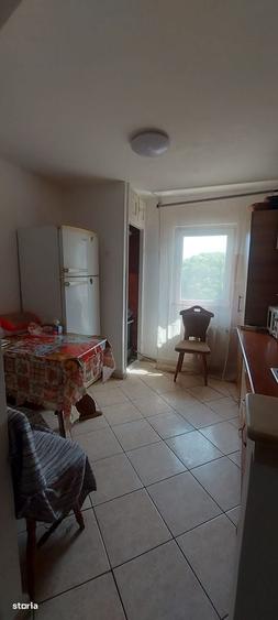 Apartament cu 4 camere decomandat în Inel II