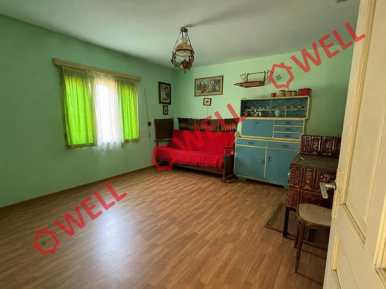 Casă individuală cu 2 camere cu Teren 800 Mp în Poian