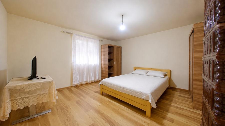 Casă individuală cu 3 camere cu Teren 1530 Mp în Șiria
