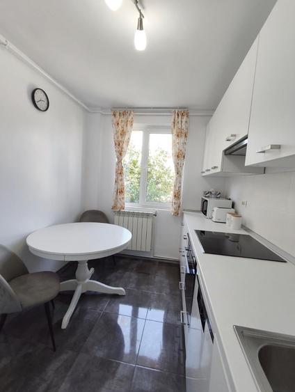 Apartament cu 2 camere semidecomandat în City Park Mall