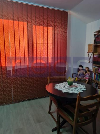 Casă individuală cu 7 camere cu Canalizare în Apărătorii Patriei