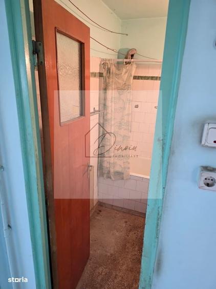 Apartament cu 3 camere semidecomandat în Câmpia Libertății