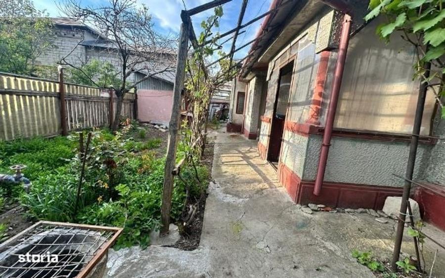 Casă cu 3 camere în Uiești