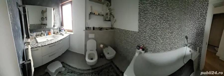 Casă individuală cu 4 camere cu Canalizare în Est