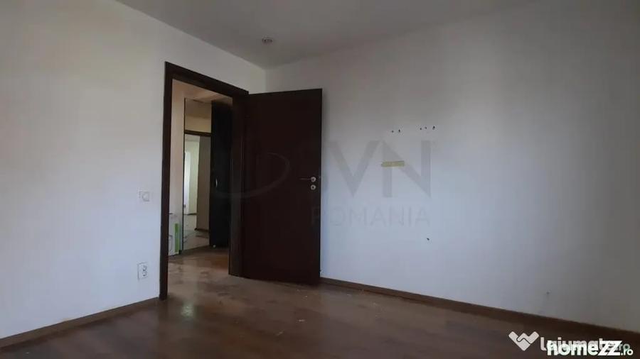 Apartament cu 3 camere decomandat în Decebal