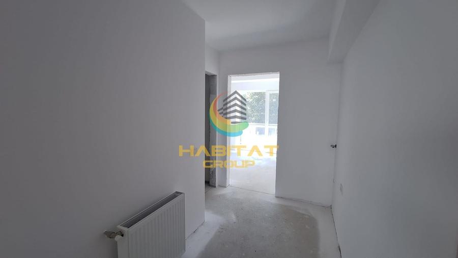 Apartament cu 3 camere semidecomandat în Berceni