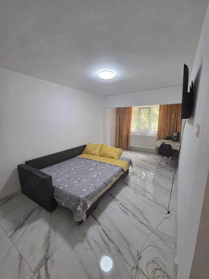 Garsonieră decomandată în Central