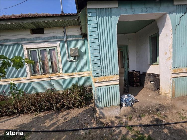 Casă cu 2 camere în Roșioru