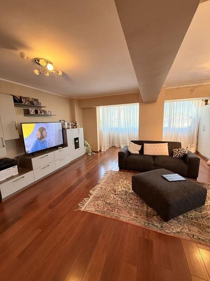 Apartament cu 4 camere, mobilat în Gării