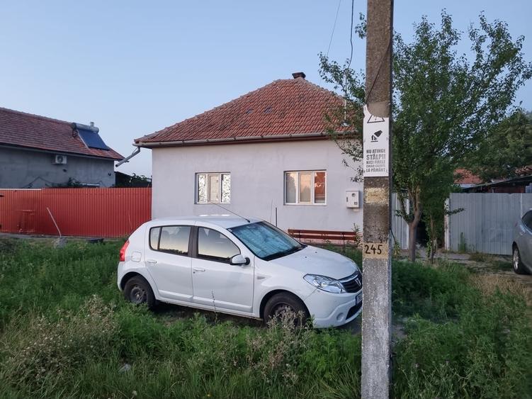 Casă cu 4 camere cu Teren 335 Mp în Central