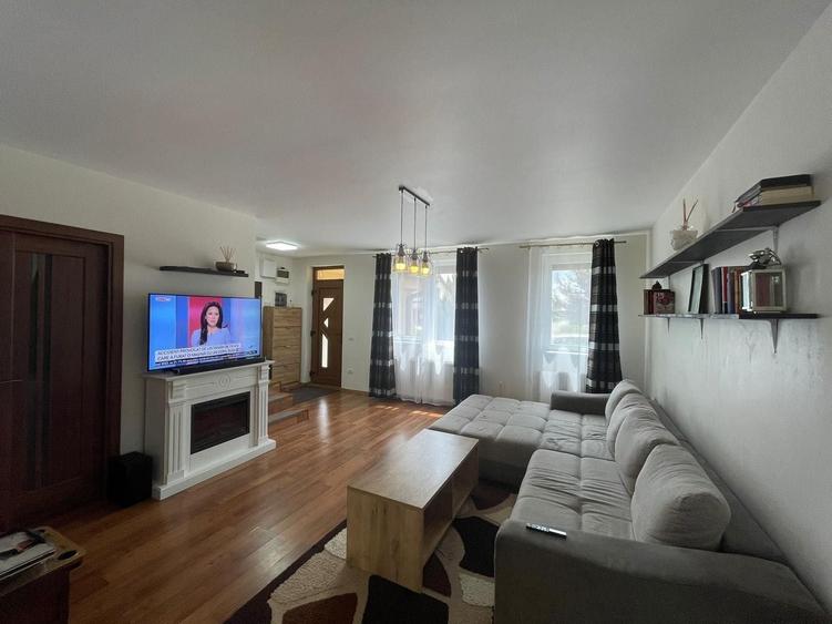 Casă cu 4 camere cu Teren 350 Mp în Sânpaul