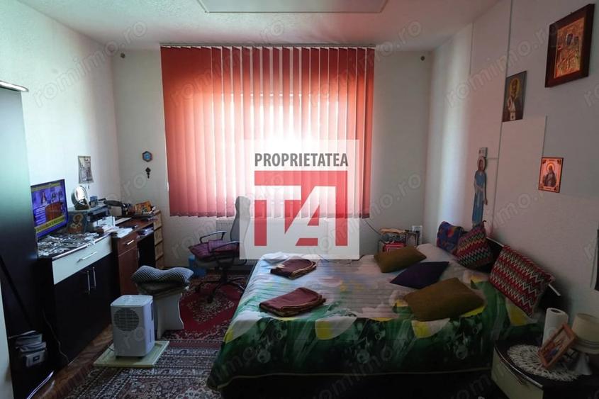 Casă cu 3 camere cu Teren 200 Mp în Central