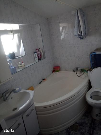 Casă cu 5 camere cu Teren 444 Mp în Ceamurlia de Jos