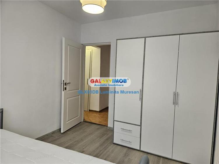 Apartament cu 3 camere decomandat, mobilat în Micro 12