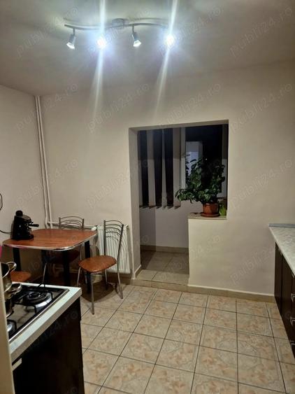Apartament cu 3 camere decomandat în Rogerius