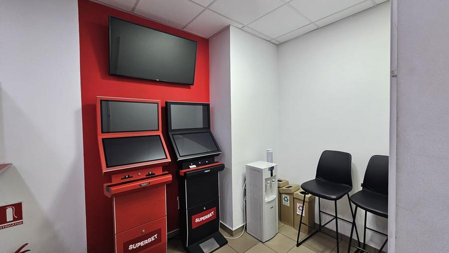 Spațiu comercial, de 58 mp, în P-ța Amzei