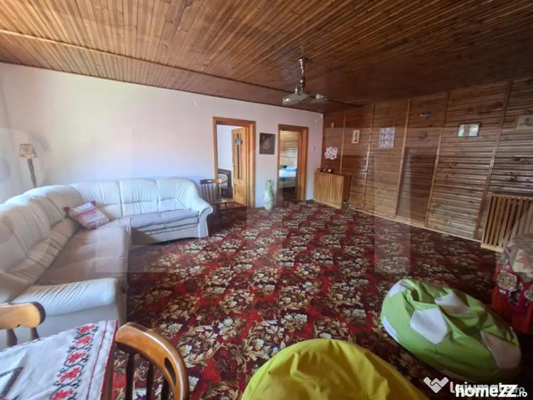 Casă cu 8 camere cu Teren 4500 Mp în Vâlcele